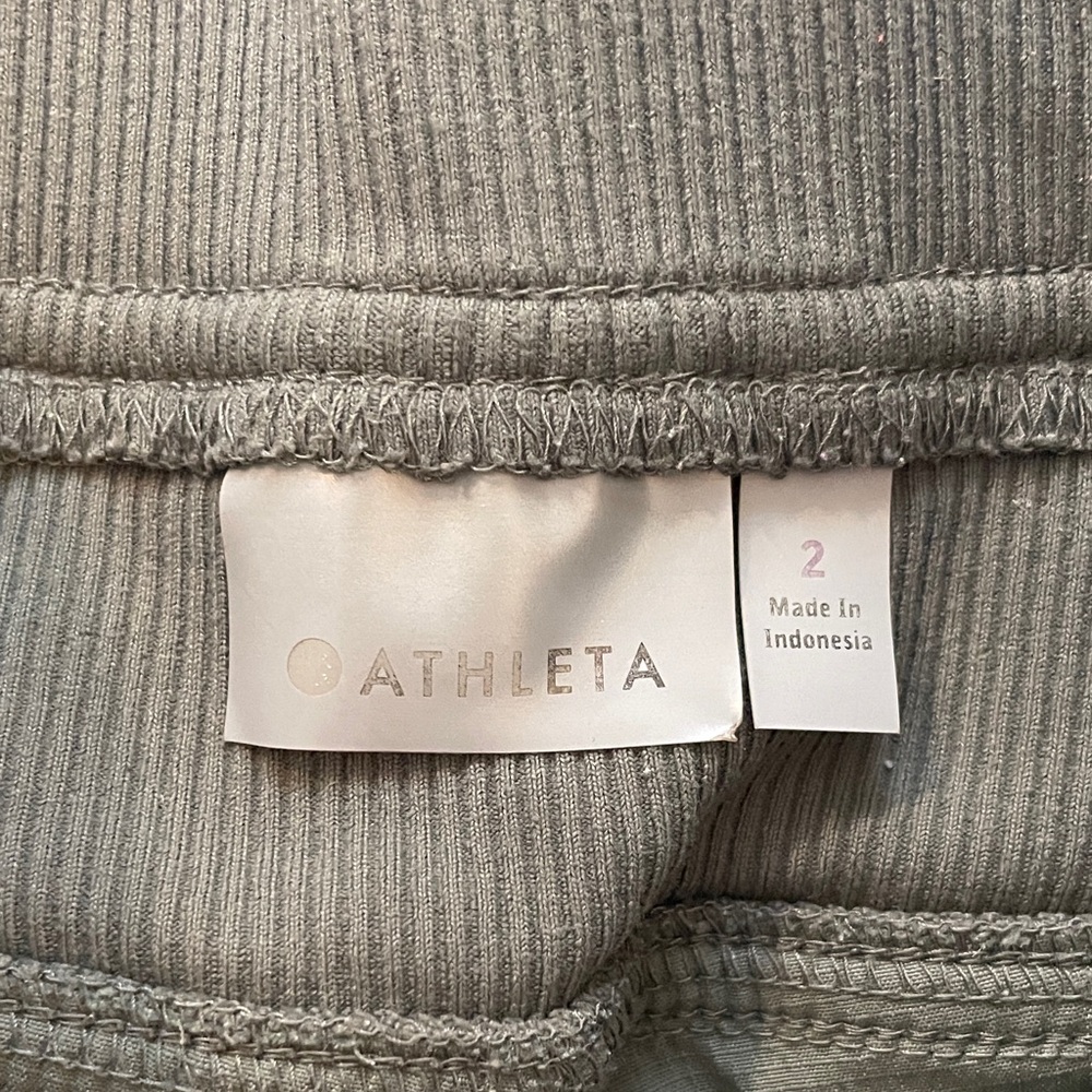 Athleta Women's Green Crop Pant | 2 - Picture 13 of 15